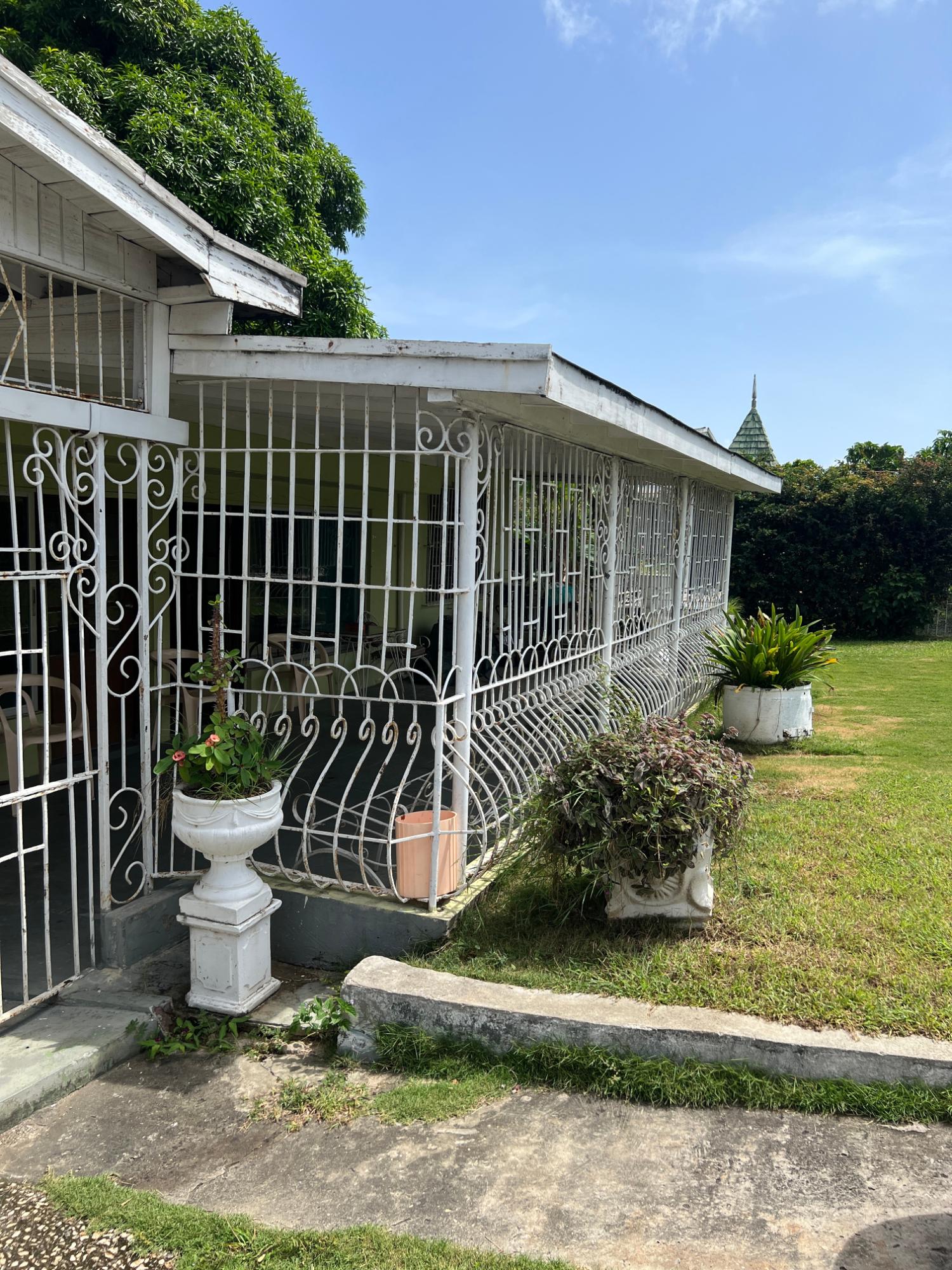 Charming-Fixer-Upper-for-Sale-in-Paradise-Acres-Jamaica Second image of 261 Wendy Clse Paradise Acres in Montego Bay, St. James, Jamaica - property is For Sale
