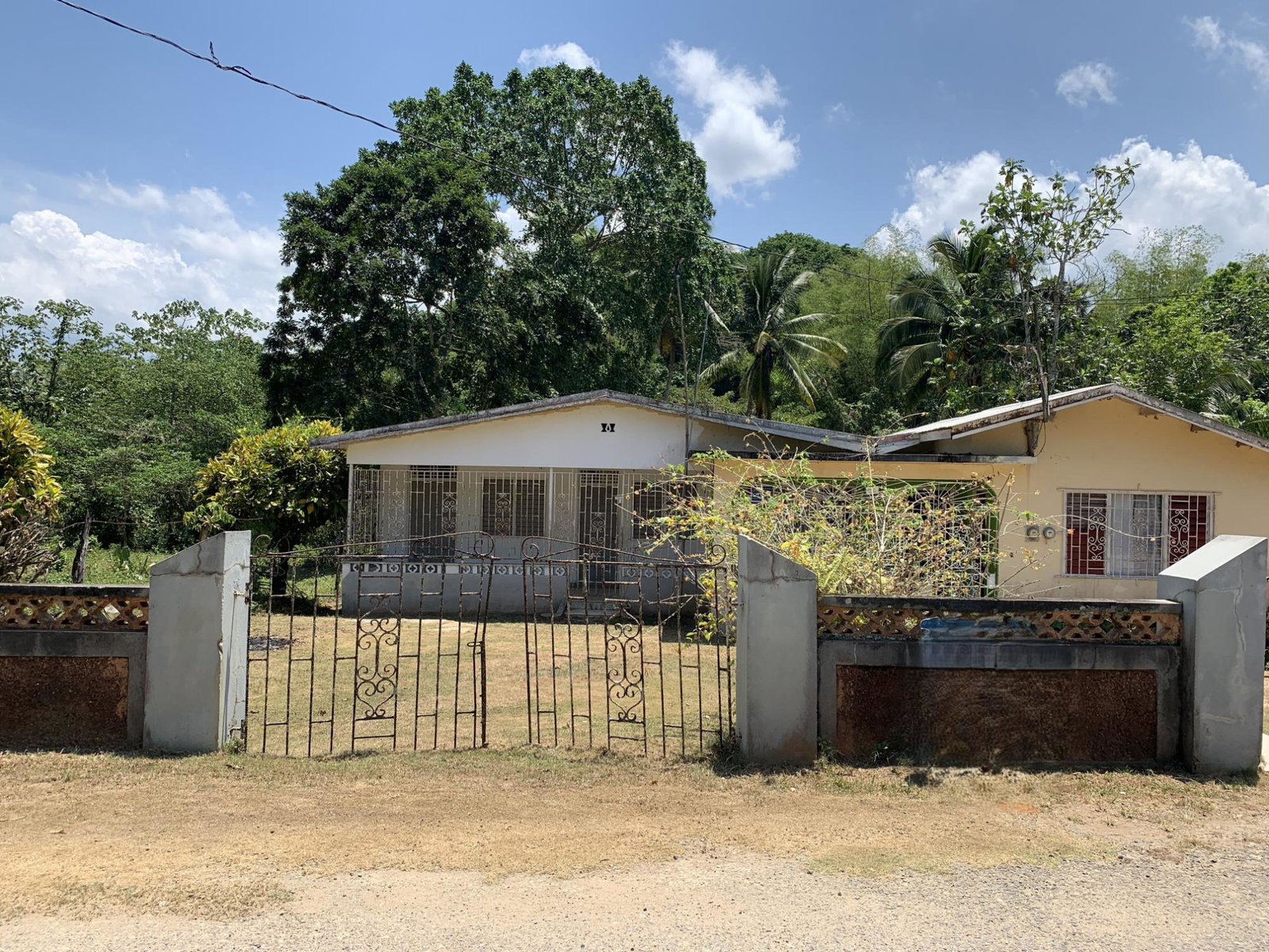 Charming-Fixer-Upper-in-Bunkers-Hill-Trelawny-Ideal-for-Families Fourth image of Bunker's Hill in Bunkers Hill, Trelawny, Jamaica - property is For Sale