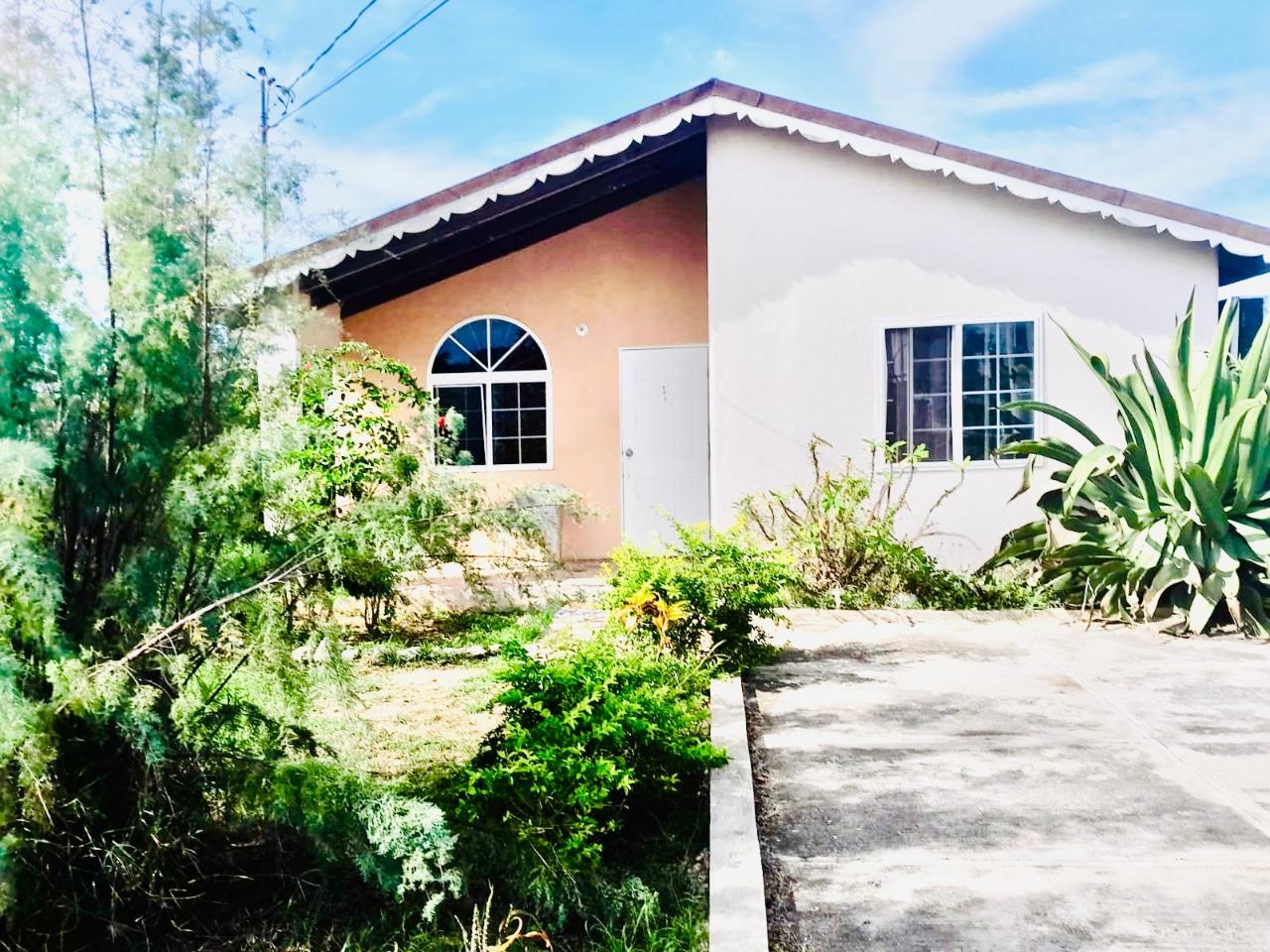 Charming-House-for-Sale-in-Gated-Community-Old-Harbour-Jamaica Second image of 683-683 New Harbour Village 1 Old in Old Harbour, St. Catherine, Jamaica - property is For Sale