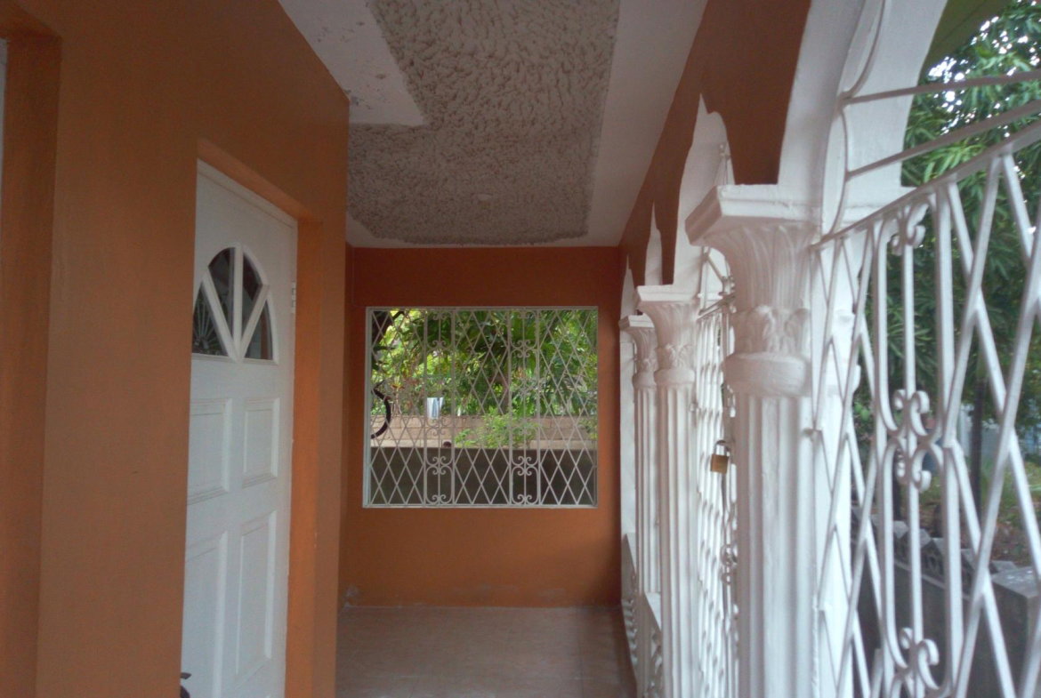 Twelfth image of 372 Queens Park in Greater Portmore, St. Catherine, Jamaica - property is For Sale