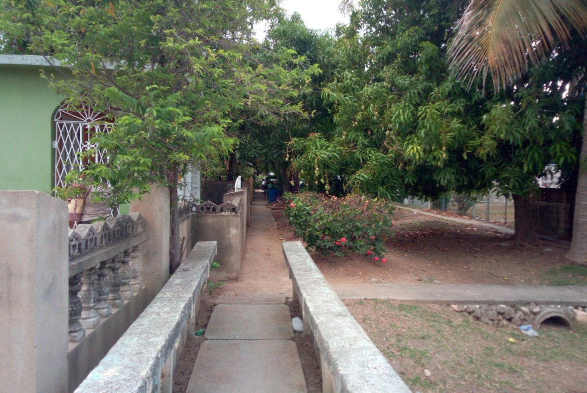 Fourth image of 372 Queens Park in Greater Portmore, St. Catherine, Jamaica - property is For Sale