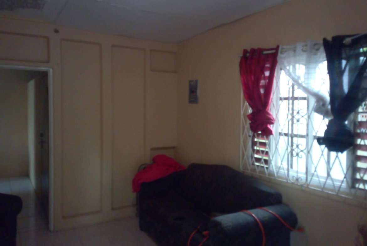 Ninth image of 372 Queens Park in Greater Portmore, St. Catherine, Jamaica - property is For Sale