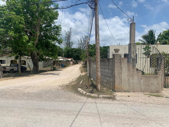 Fifth image of Fosmor Drive in May Pen, Clarendon, Jamaica - property is For Sale