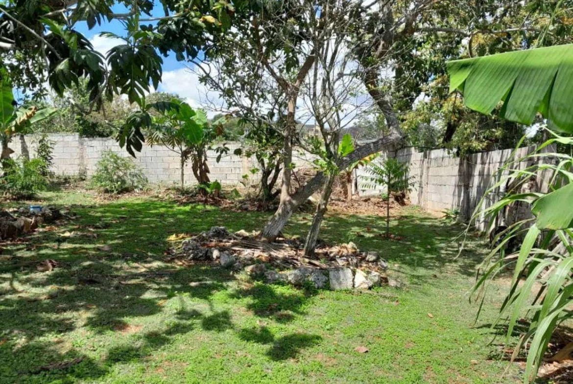 Tenth image of Fosmor Drive in May Pen, Clarendon, Jamaica - property is For Sale