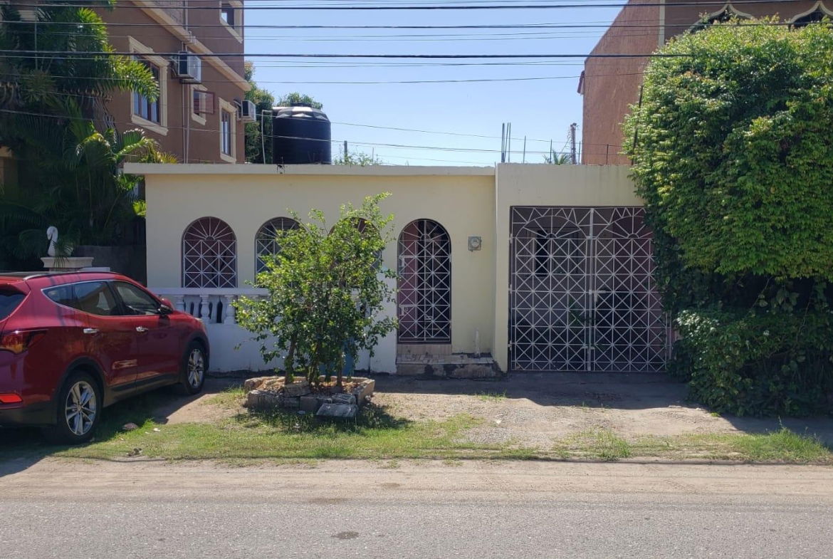 First image of 8 North 30th Street in Greater Portmore, St. Catherine, Jamaica - property is For Sale