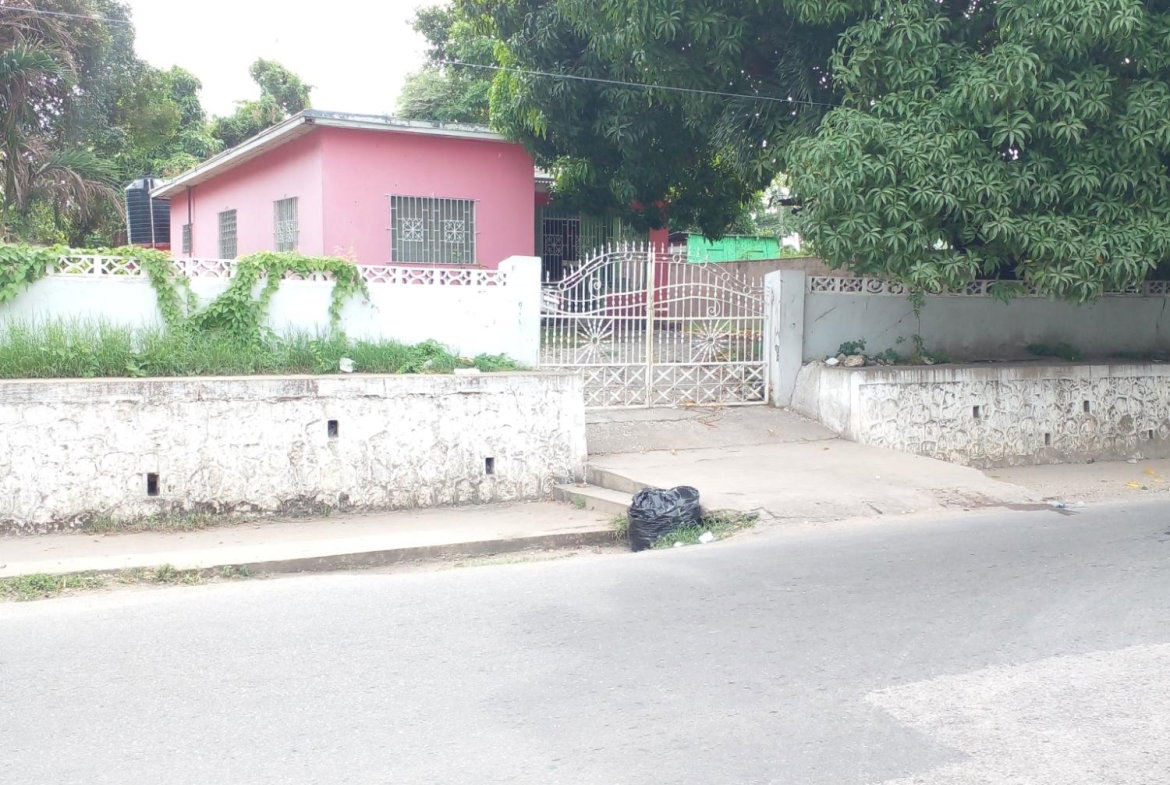 Eighth image of 37 St. Johns Road, Spanish t in Spanish Town, St. Catherine, Jamaica - property is For Sale