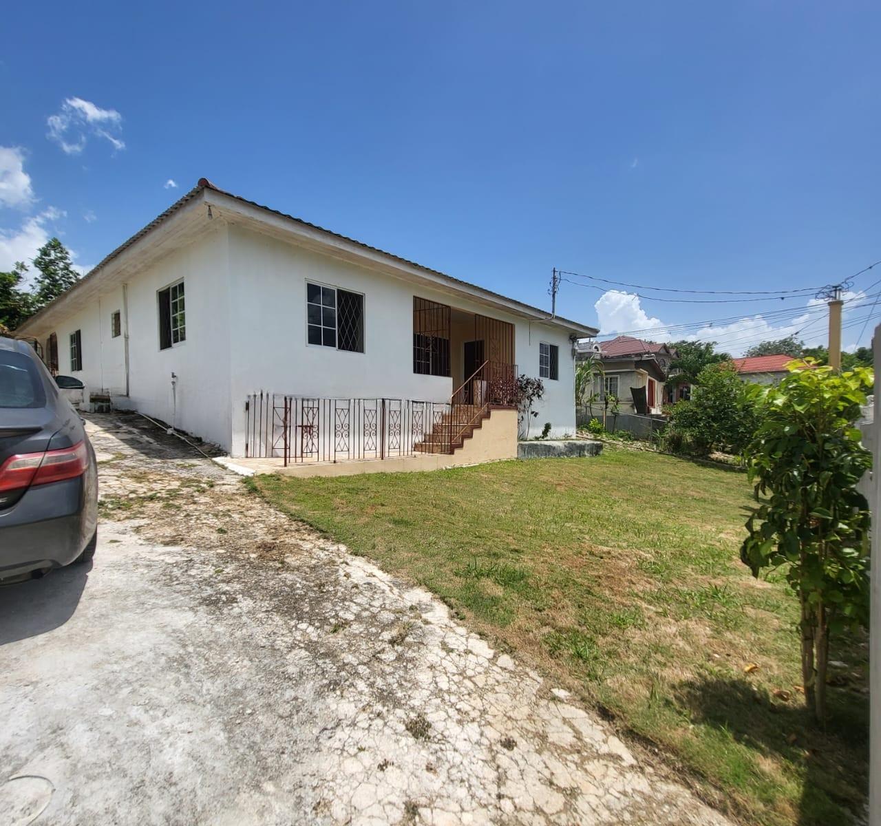 Second image of Three Chains in Mandeville, Manchester, Jamaica - property is For Sale