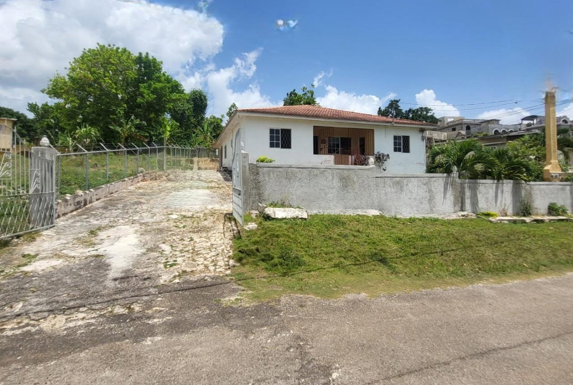 Twenty-Ninth image of Three Chains in Mandeville, Manchester, Jamaica - property is For Sale