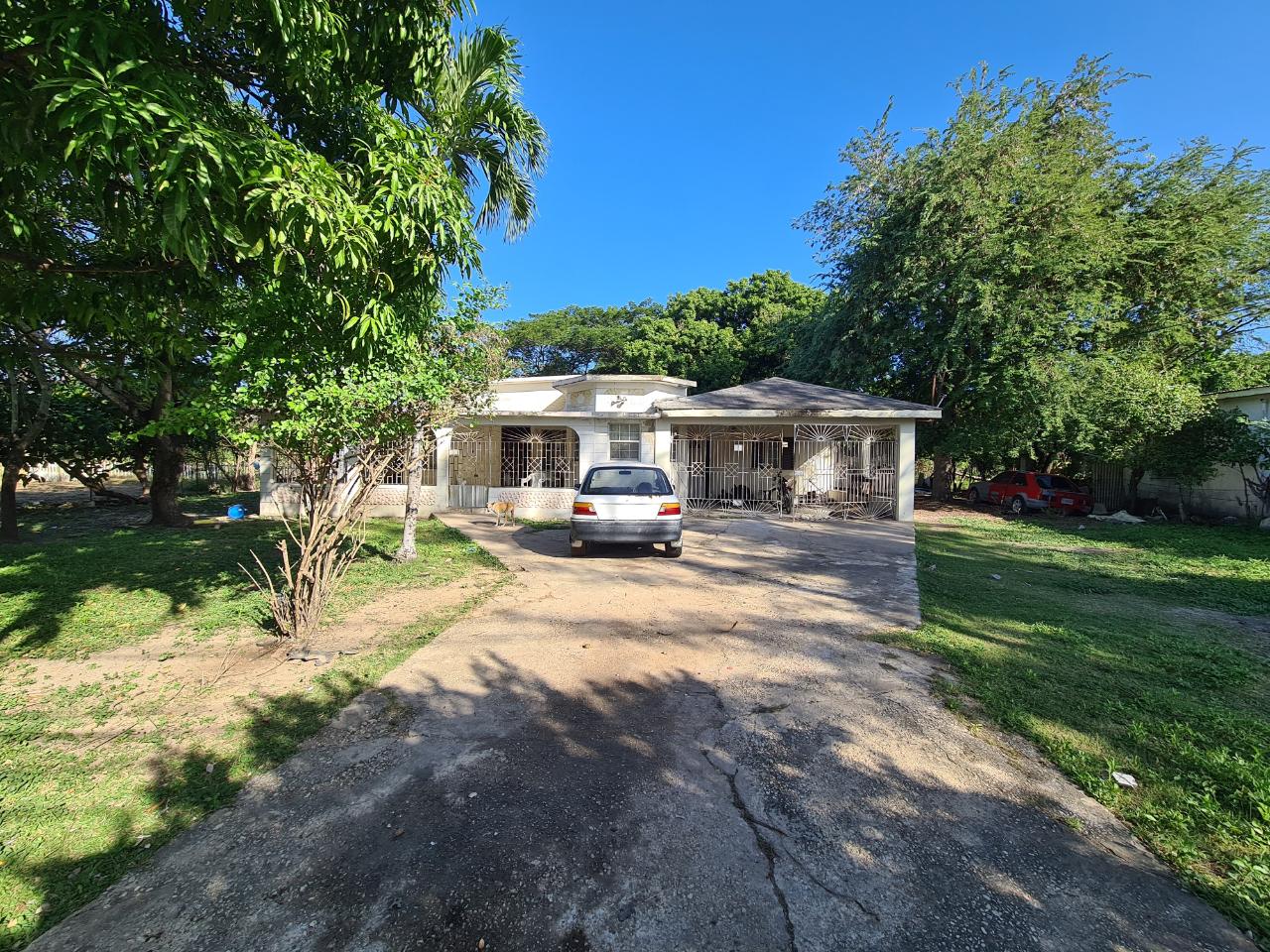 Charming-Multi-Family-Home-for-Sale-in-Sydenham-St.-Catherine Second image of 12 Federal Road in Spanish Town, St. Catherine, Jamaica - property is For Sale