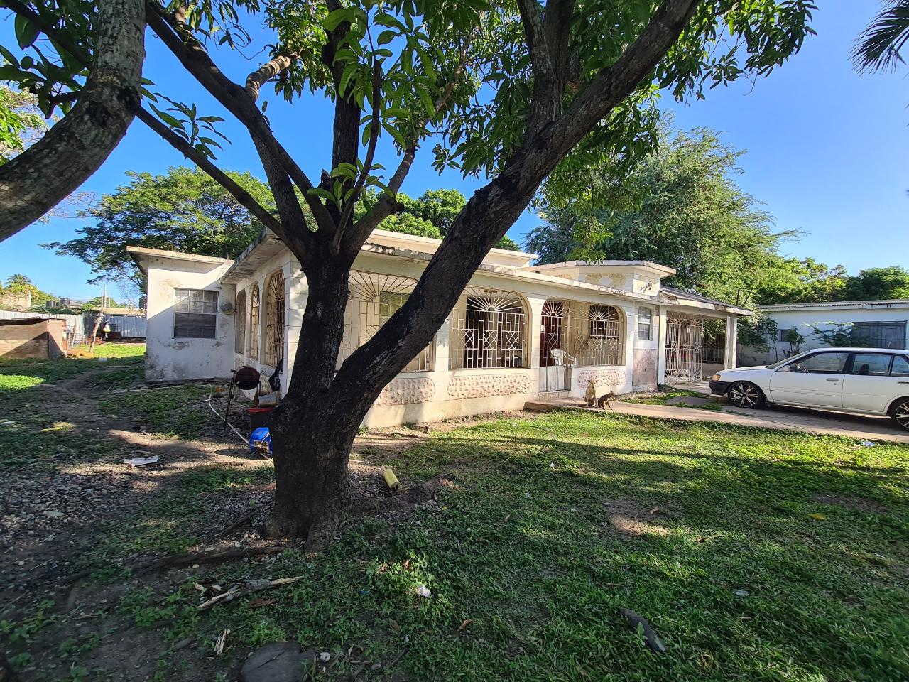 Charming-Multi-Family-Home-for-Sale-in-Sydenham-St.-Catherine Fourth image of 12 Federal Road in Spanish Town, St. Catherine, Jamaica - property is For Sale