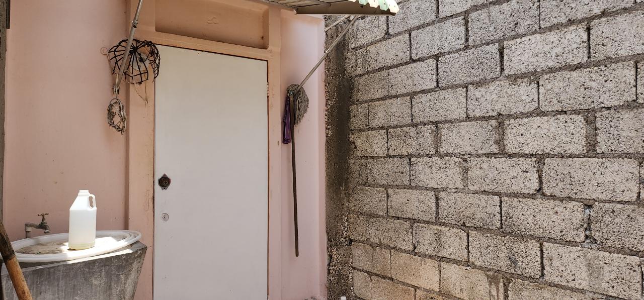 Eleventh image of 11 East Queen Park in Greater Portmore, St. Catherine, Jamaica - property is For Sale