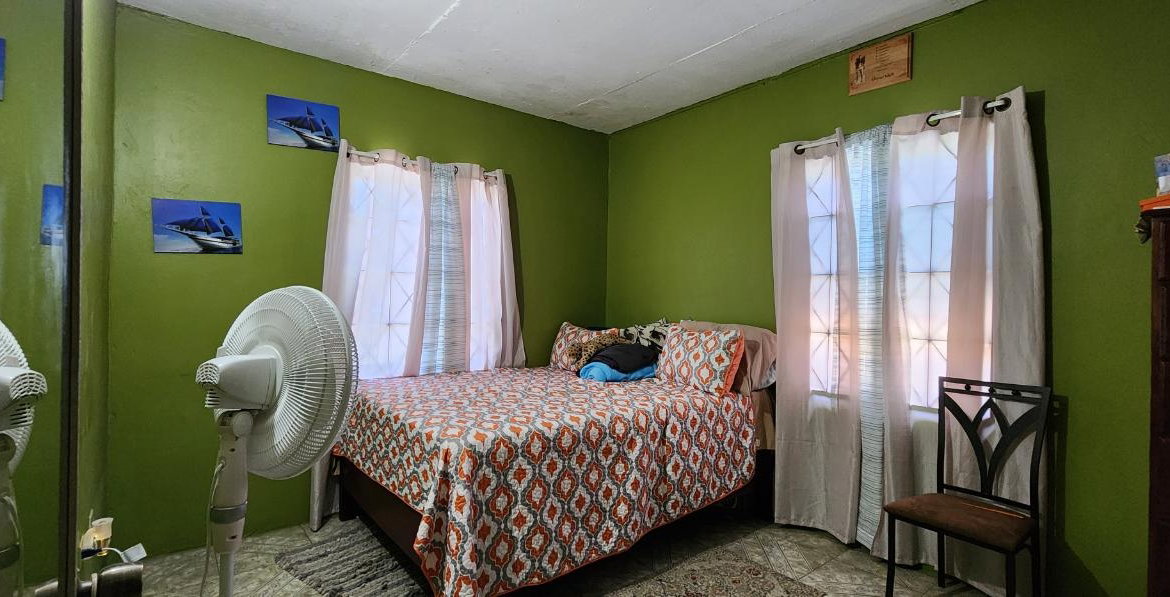 Sixth image of 11 East Queen Park in Greater Portmore, St. Catherine, Jamaica - property is For Sale