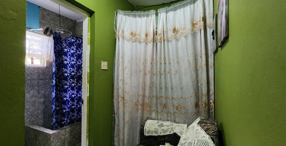 Seventh image of 11 East Queen Park in Greater Portmore, St. Catherine, Jamaica - property is For Sale