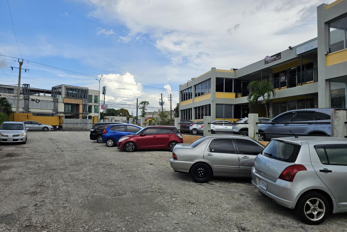 Thirteenth image of 24-121 1/2 Constant Spring Road in CONSTANT SPRING, St. Andrew, Jamaica - property is For Sale