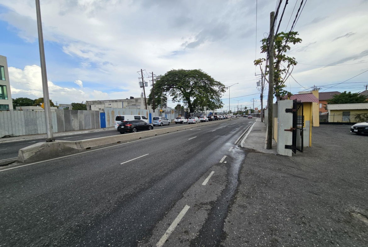 Fourteenth image of 24-121 1/2 Constant Spring Road in CONSTANT SPRING, St. Andrew, Jamaica - property is For Sale