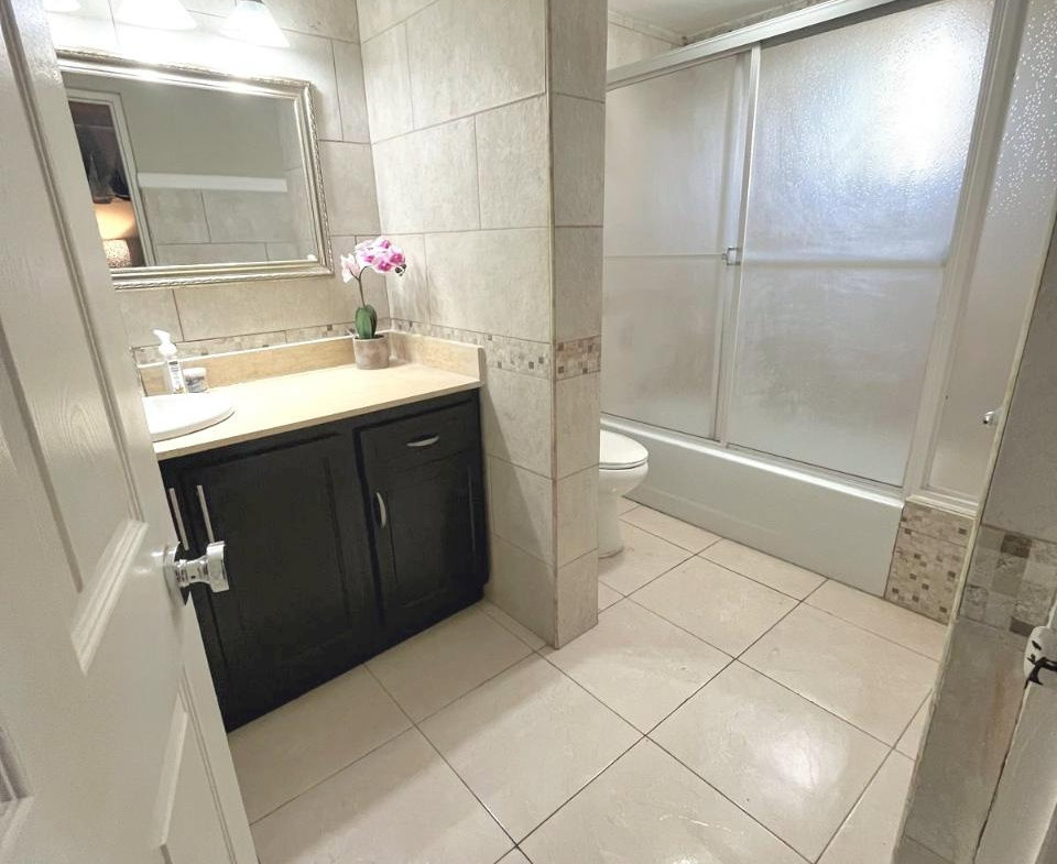 Thirteenth image of Davis Ave in Montego Heights, St. James, Jamaica - property is For Rent