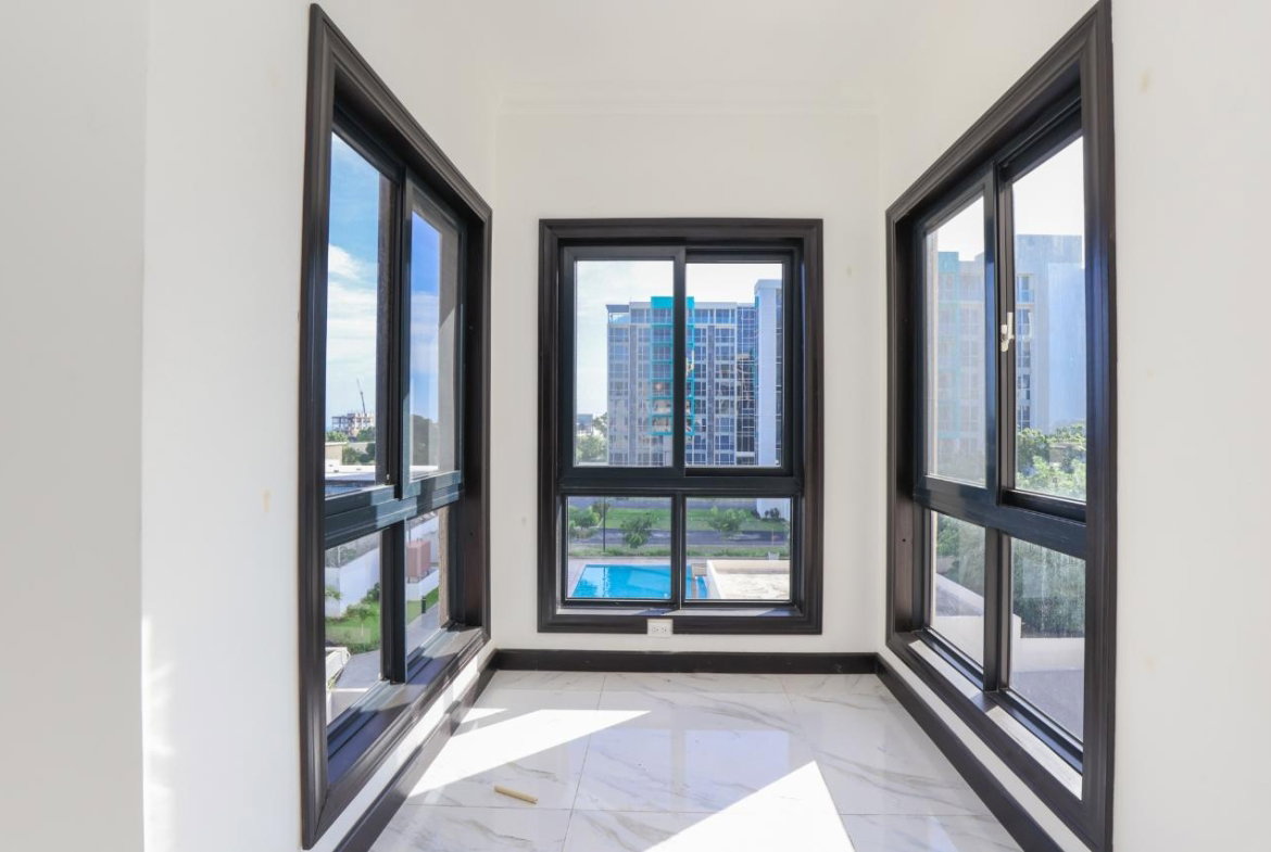 Tenth image of 2- Argyle Road in NEW KINGSTON, St. Andrew, Jamaica - property is For Sale