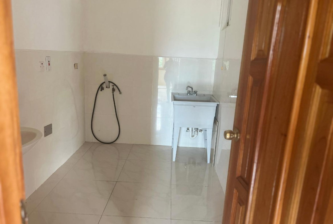 Thirteenth image of 18-35c Upper Waterloo Road in Kingston 10, St. Andrew, Jamaica - property is For Rent