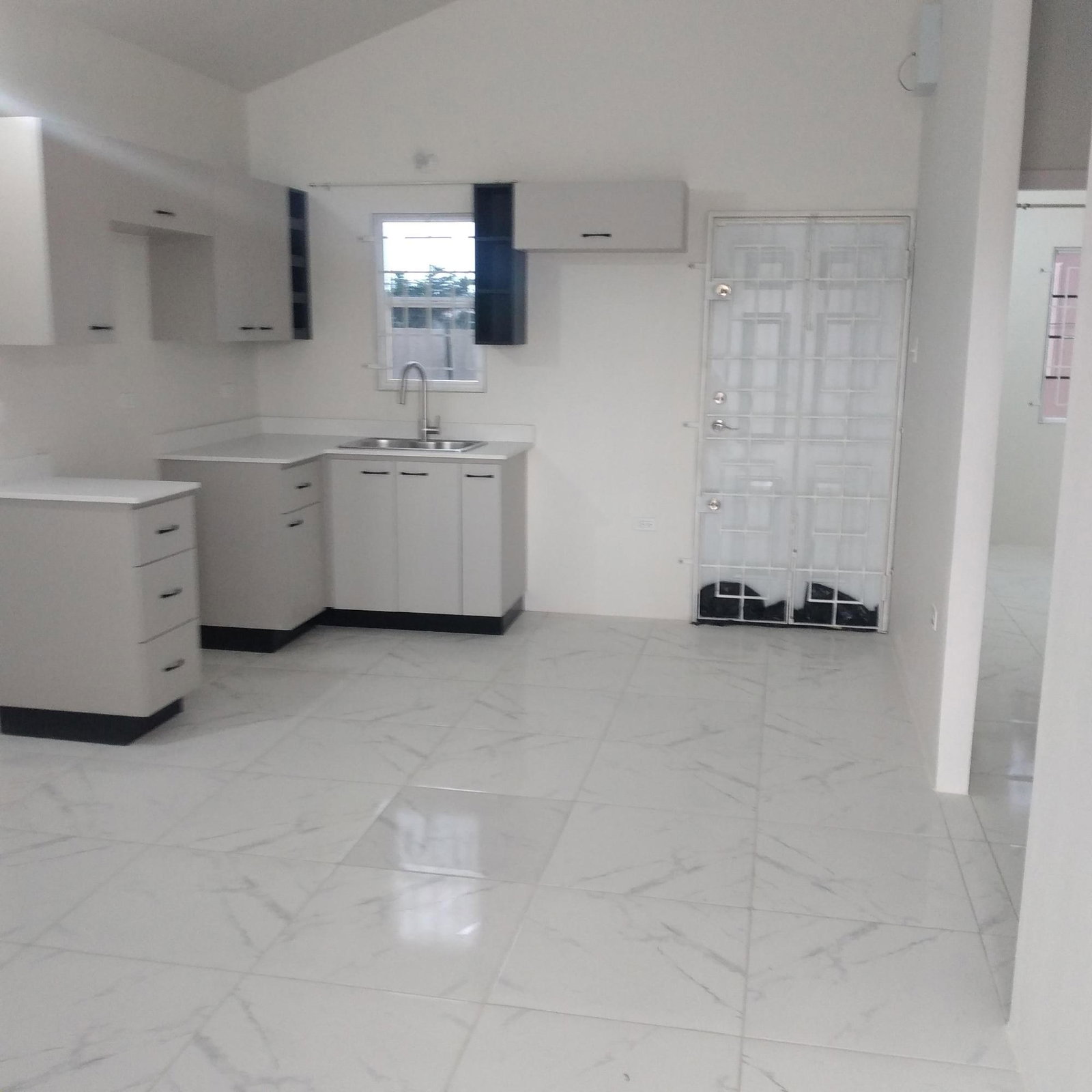 Fourth image of 802 Phoenix Park Village 2 in Greater Portmore, St. Catherine, Jamaica - property is For Rent