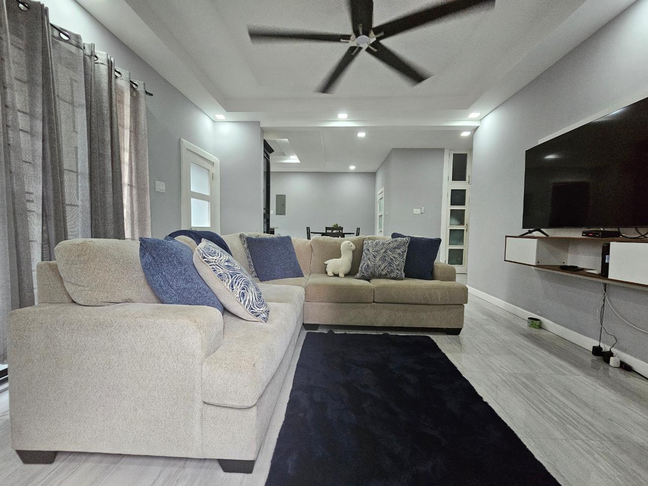Eleventh image of 4-7 Sunset Drive in Kingston 8, St. Andrew, Jamaica - property is For Rent