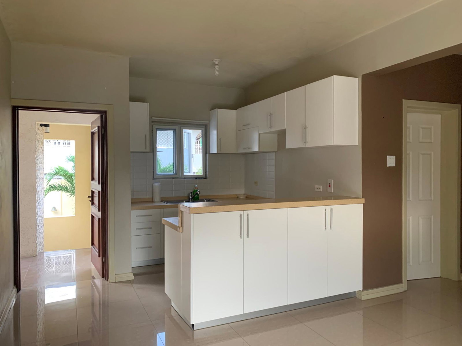 Tenth image of 10-7 Roehampton Drive in Kingston 19, St. Andrew, Jamaica - property is For Rent