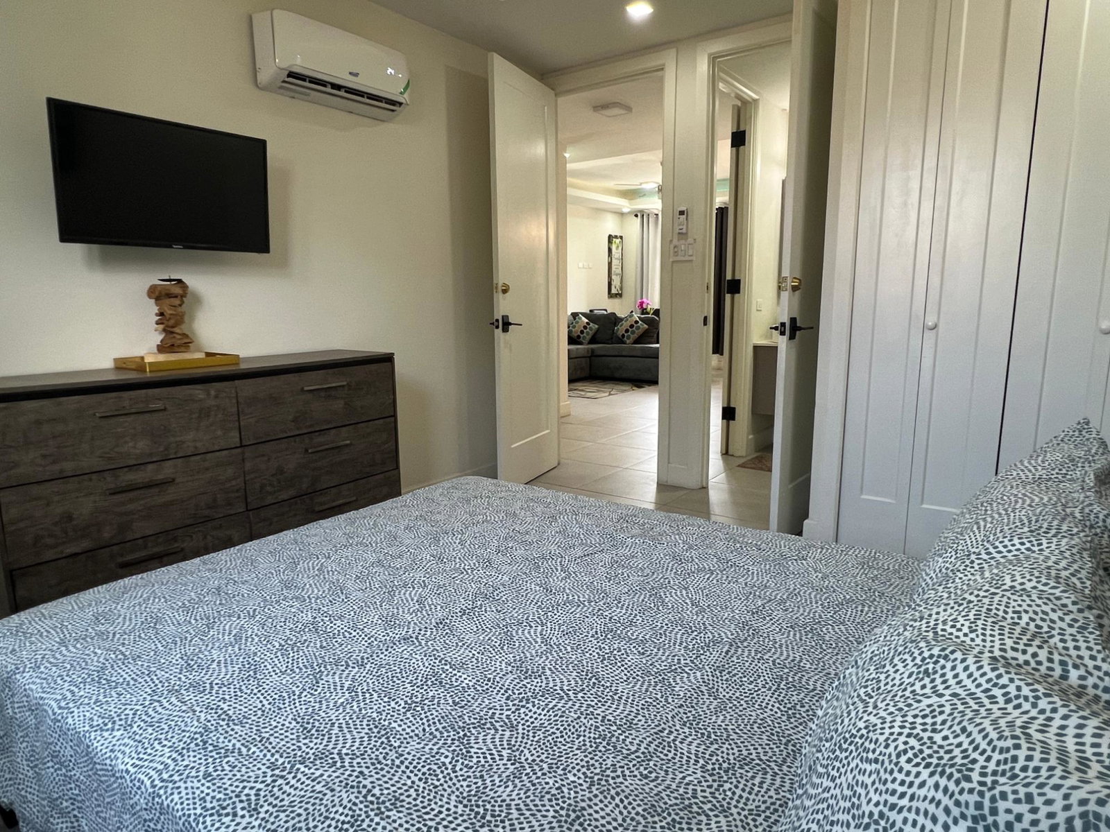 Fifth image of 20-27-29 Hopefield Avenue in Kingston 6, St. Andrew, Jamaica - property is For Rent