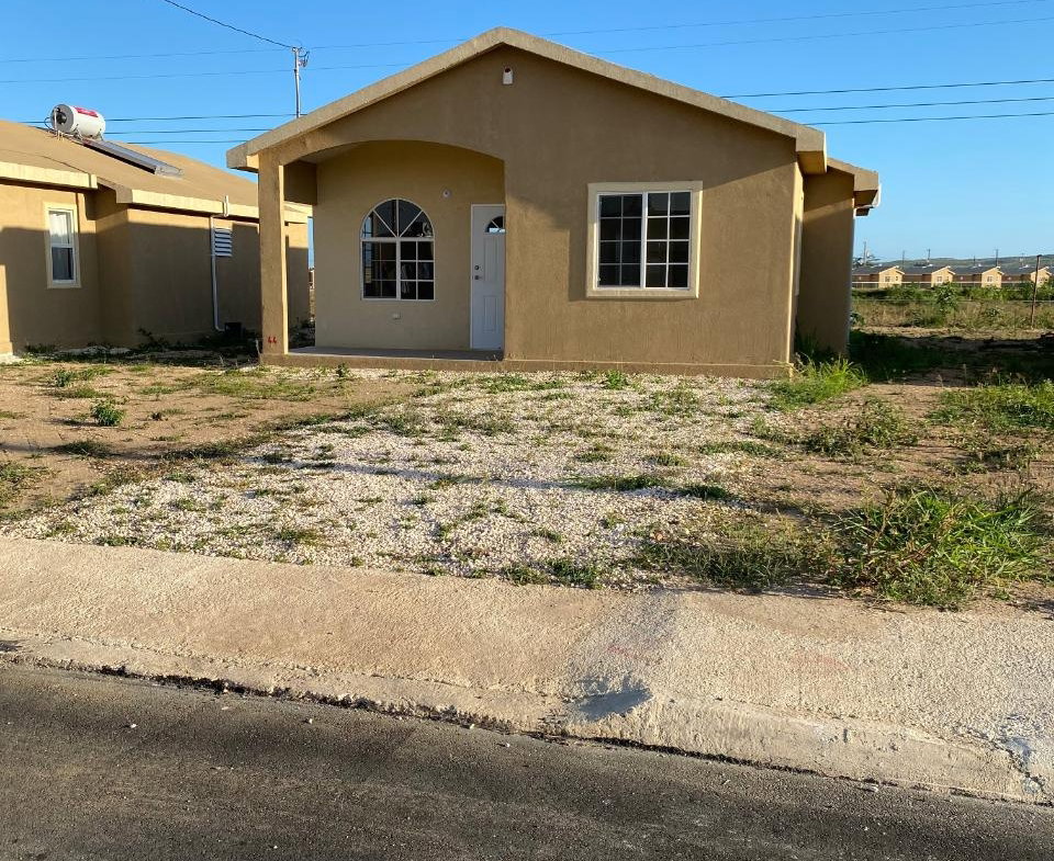 Second image of Phoenix Park Village ii in Greater Portmore, St. Catherine, Jamaica - property is For Rent