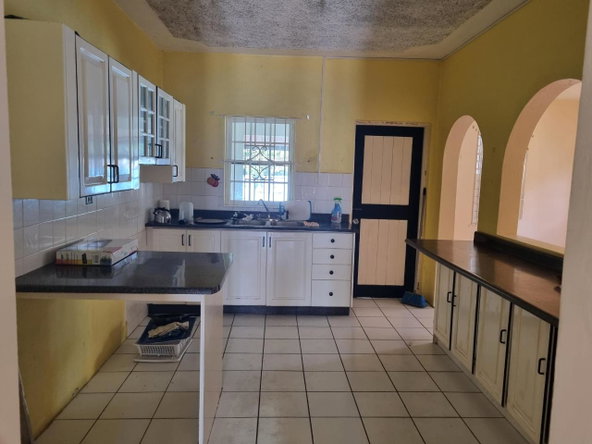 Eleventh image of 340 Starapple Close in Spanish Town, St. Catherine, Jamaica - property is For Rent