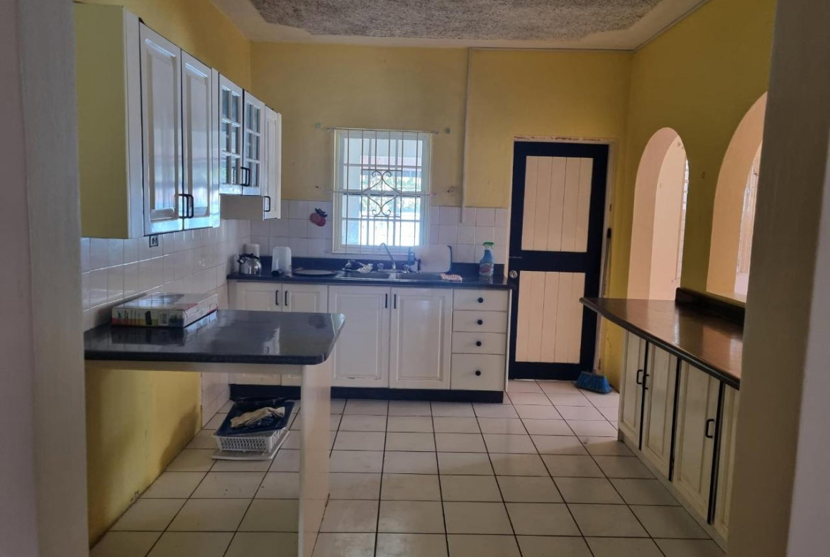 Tenth image of 340 Starapple Close in Spanish Town, St. Catherine, Jamaica - property is For Rent