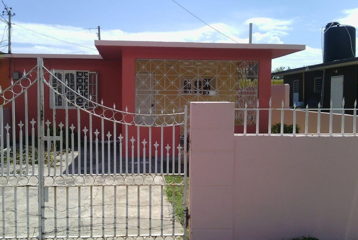 First image of 910 25th Avenue in West Cumberland, St. Catherine, Jamaica - property is For Sale