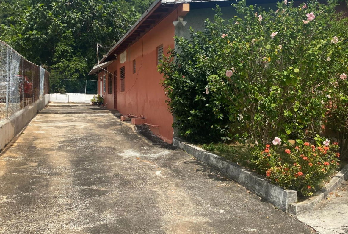 First image of Haldon Close in Kingston 19, St. Andrew, Jamaica - property is For Rent
