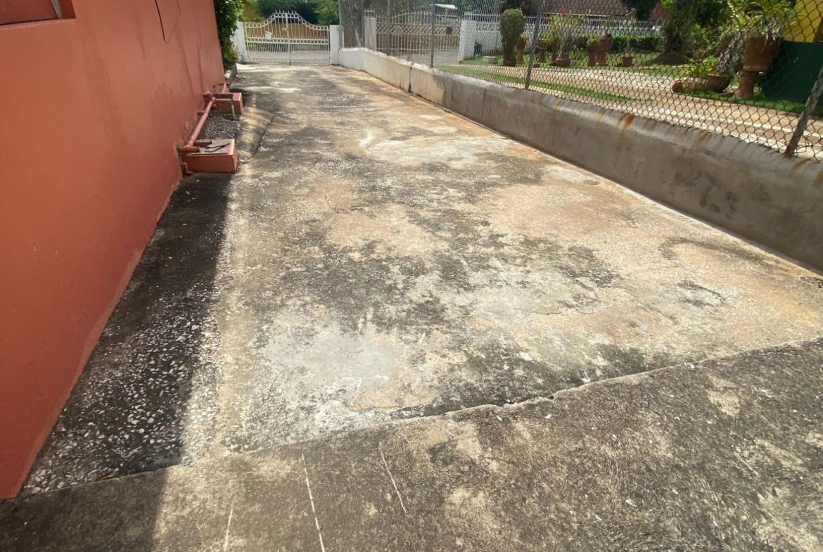 Sixth image of Haldon Close in Kingston 19, St. Andrew, Jamaica - property is For Rent