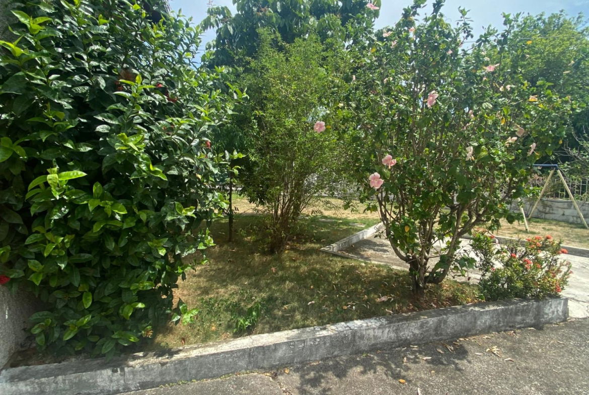 Seventh image of Haldon Close in Kingston 19, St. Andrew, Jamaica - property is For Rent