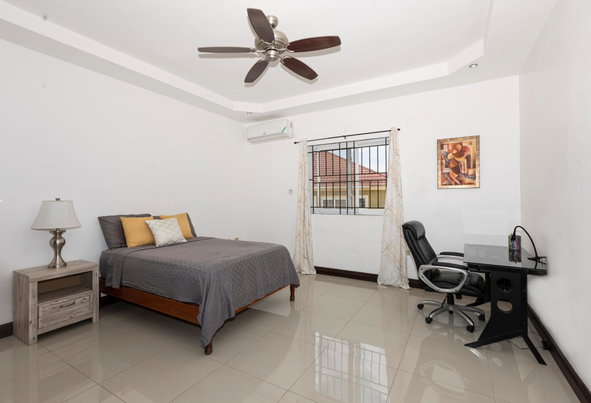 Thirteenth image of 10-25 Widcombe Road in Kingston 6, St. Andrew, Jamaica - property is For Rent