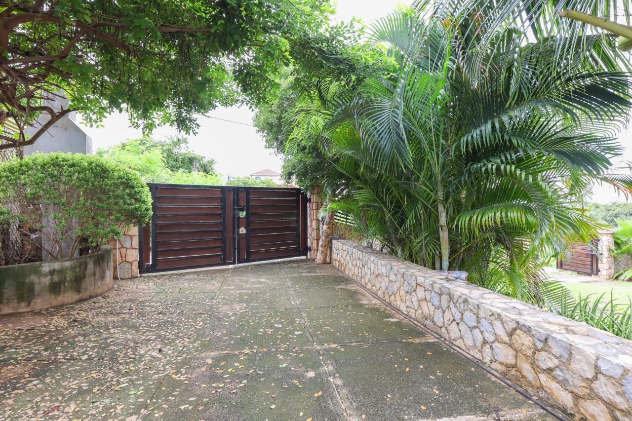 Eighteenth image of 47-33 Valentine Road, St. Jago in Spanish Town, St. Catherine, Jamaica - property is For Rent