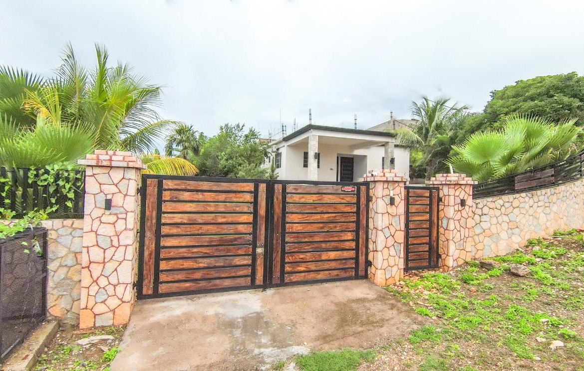 Nineteenth image of 47-33 Valentine Road, St. Jago in Spanish Town, St. Catherine, Jamaica - property is For Rent