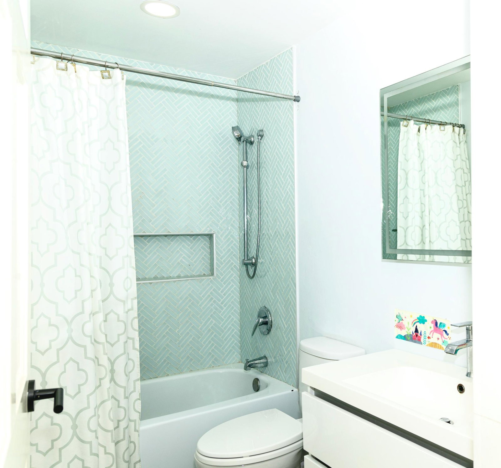 Thirteenth image of 05- Starlight Avenue in Kingston 6, St. Andrew, Jamaica - property is For Rent