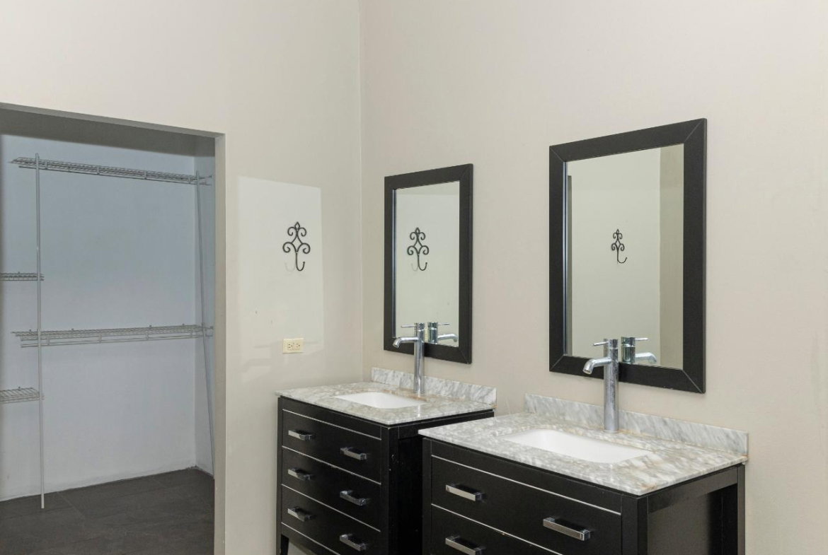 Seventeenth image of 76b Bellevue Drive Kgn 19 in Kingston 19, St. Andrew, Jamaica - property is For Sale