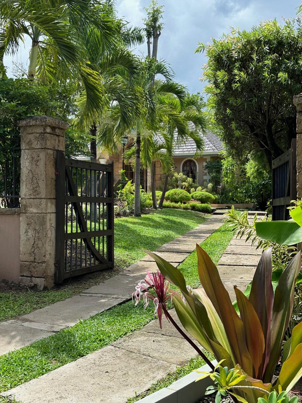 Twenty-Ninth image of 6- Long Lane, Kingston 8 in Kingston 8, St. Andrew, Jamaica - property is For Sale