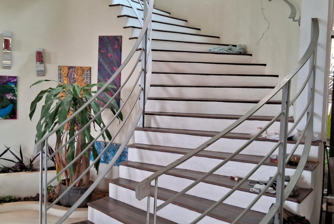 Seventh image of 5 Bracknell Close in Jacks Hill, St. Andrew, Jamaica - property is For Sale