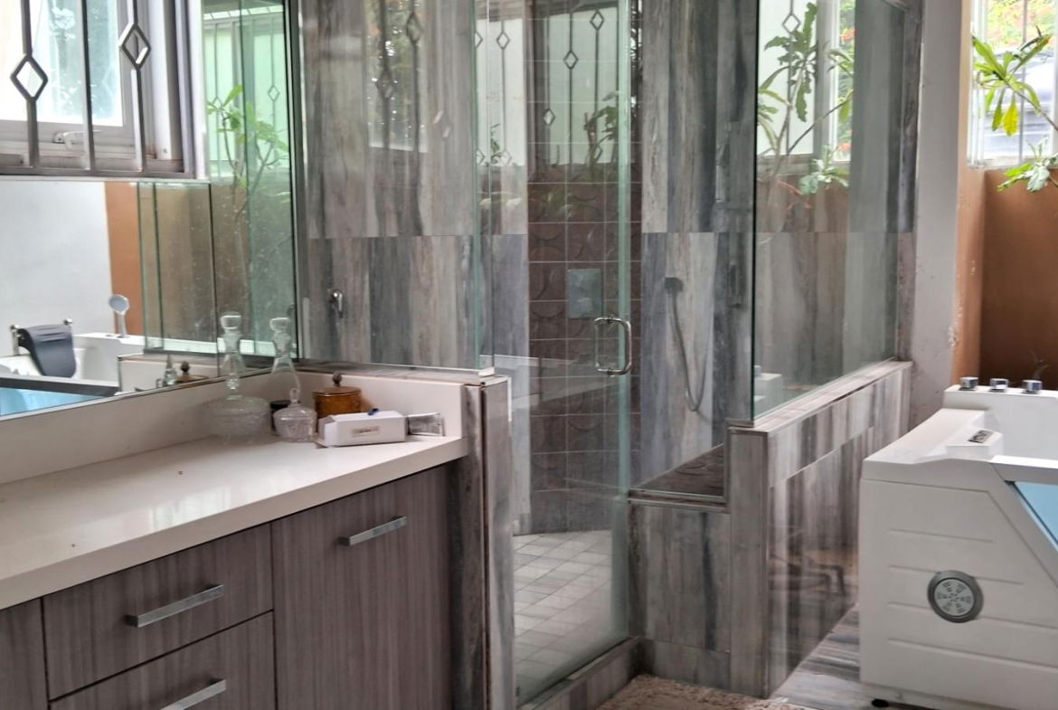 Tenth image of 5 Bracknell Close in Jacks Hill, St. Andrew, Jamaica - property is For Sale