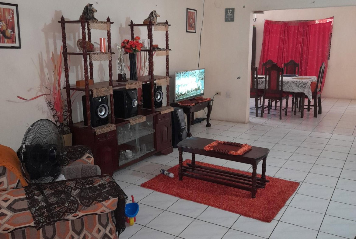 Seventh image of 1a Chateau rd in Palmers Cross, Clarendon, Jamaica - property is For Sale