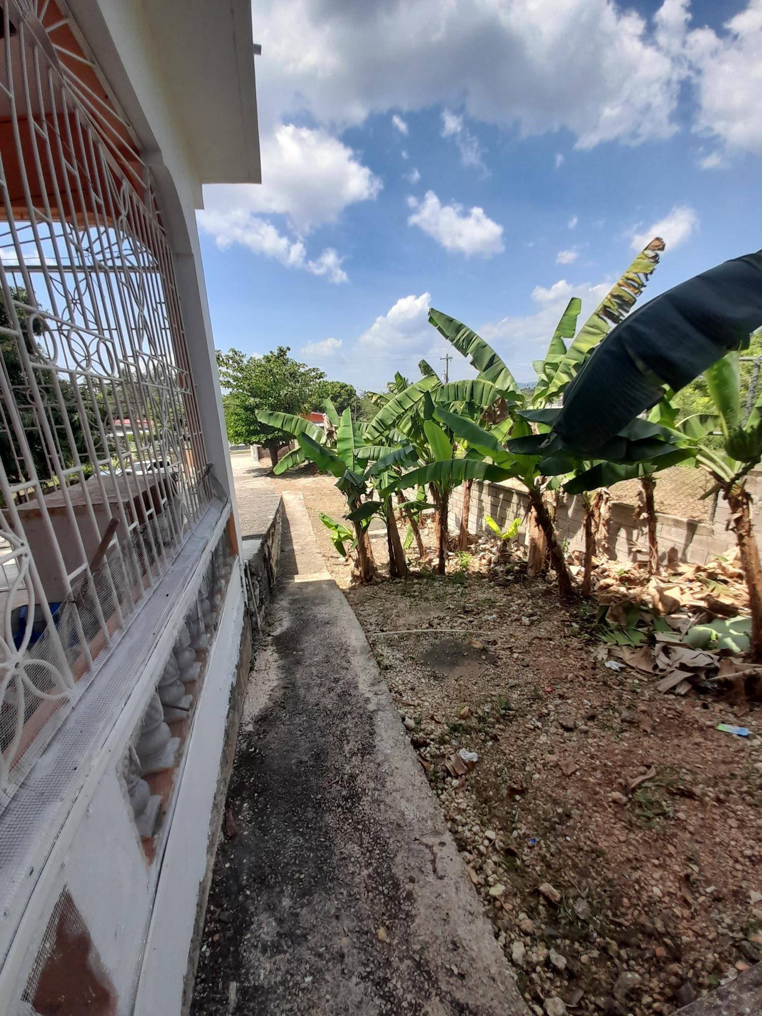 Exquisite-Home-for-Sale-in-Palmers-Cross-Clarendon-5-Bedrooms-Fruit-Trees Ninth image of 1a Chateau rd in Palmers Cross, Clarendon, Jamaica - property is For Sale