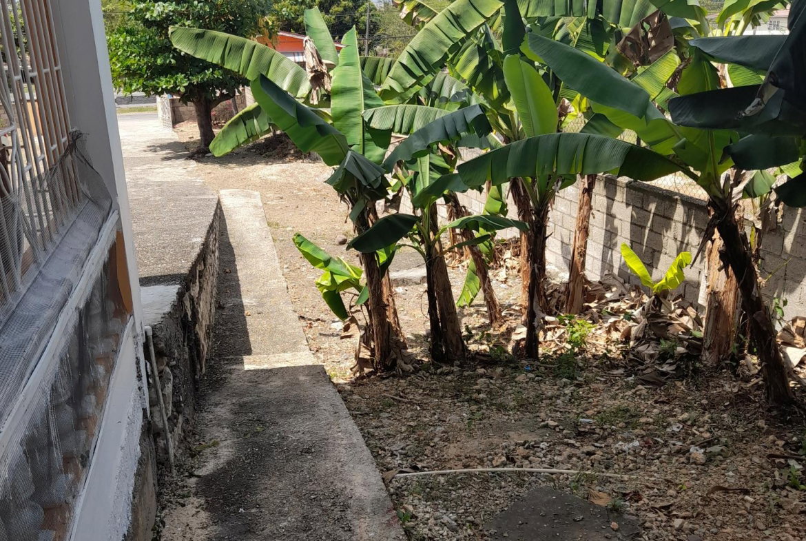 Tenth image of 1a Chateau rd in Palmers Cross, Clarendon, Jamaica - property is For Sale
