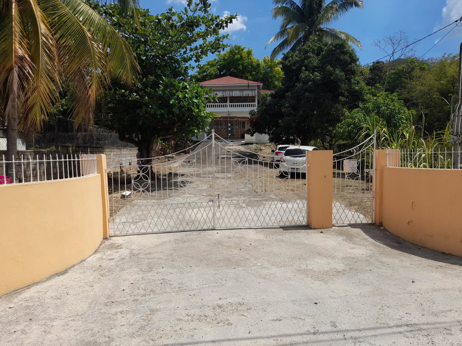 Exquisite-Home-for-Sale-in-Palmers-Cross-Clarendon-5-Bedrooms-Fruit-Trees First image of 1a Chateau rd in Palmers Cross, Clarendon, Jamaica - property is For Sale