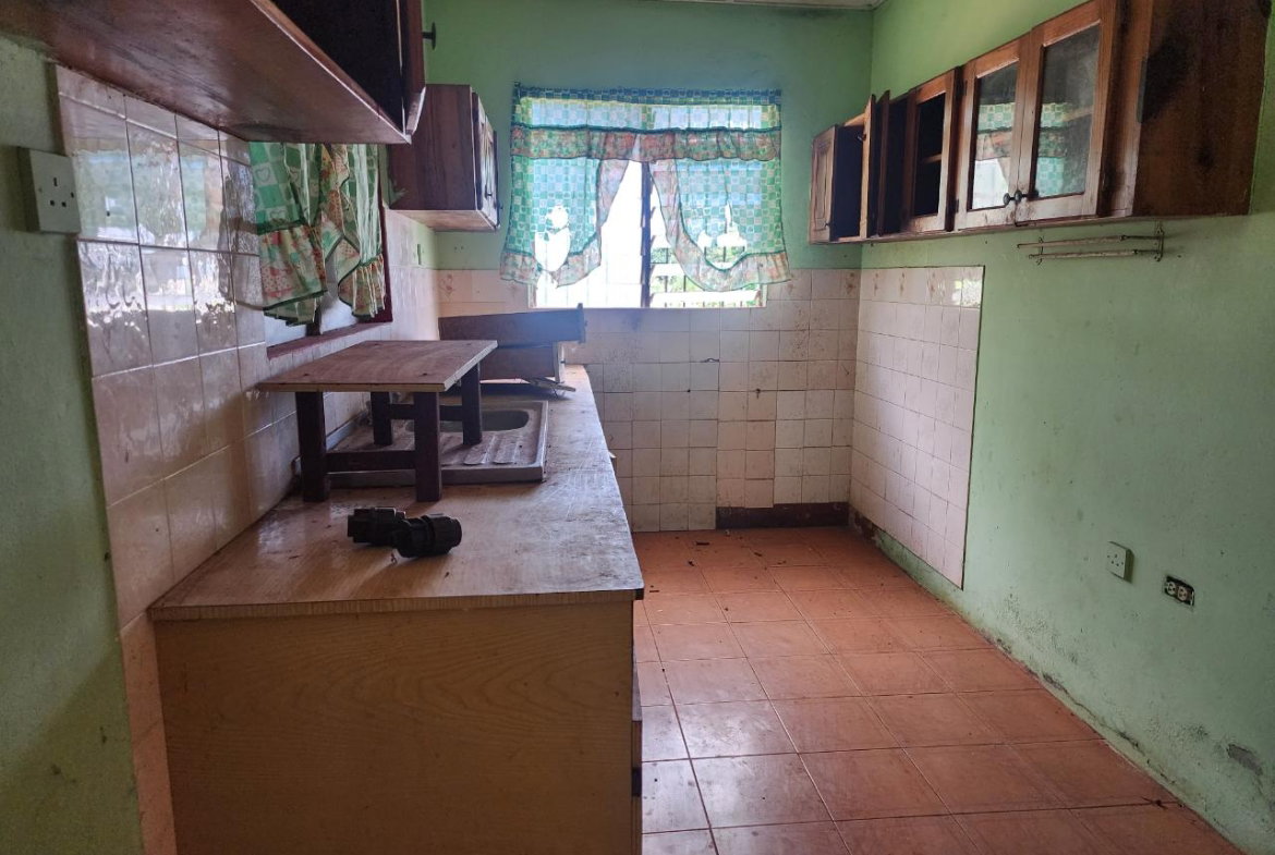 Sixth image of Ballards Valley St.elizab in Ballards Valley, St. Elizabeth, Jamaica - property is For Sale