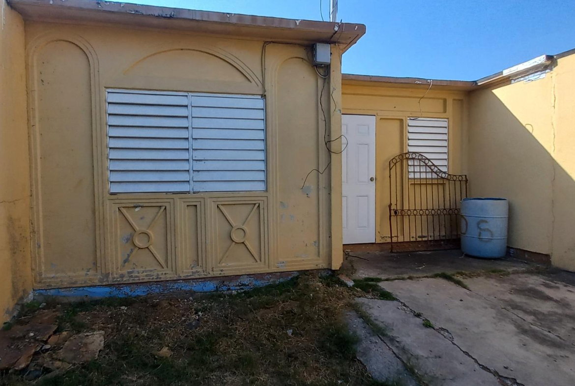 First image of 816 East Ascot in Greater Portmore, St. Catherine, Jamaica - property is For Sale