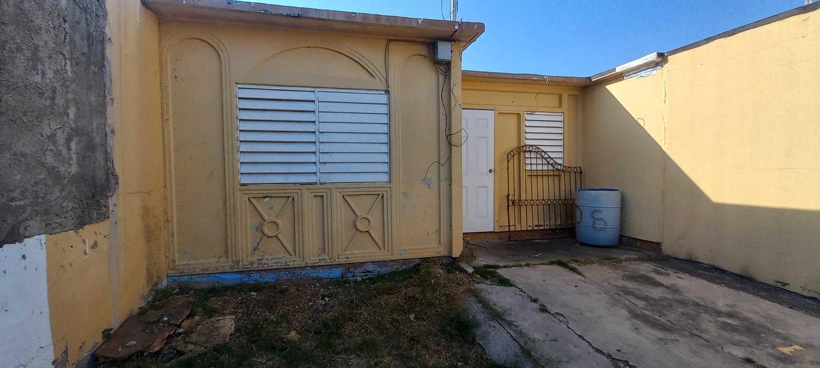 First image of 816 East Ascot in Greater Portmore, St. Catherine, Jamaica - property is For Sale