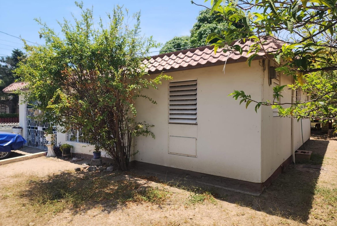 Eighth image of 438 Goodman Avenue, Bridgepor in Bridgeport, St. Catherine, Jamaica - property is For Sale