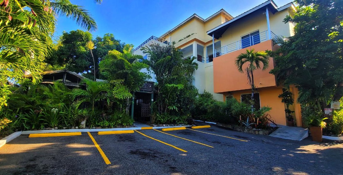 Third image of 14- 9-11 Phoenix Ave in Kingston 10, St. Andrew, Jamaica - property is For Rent